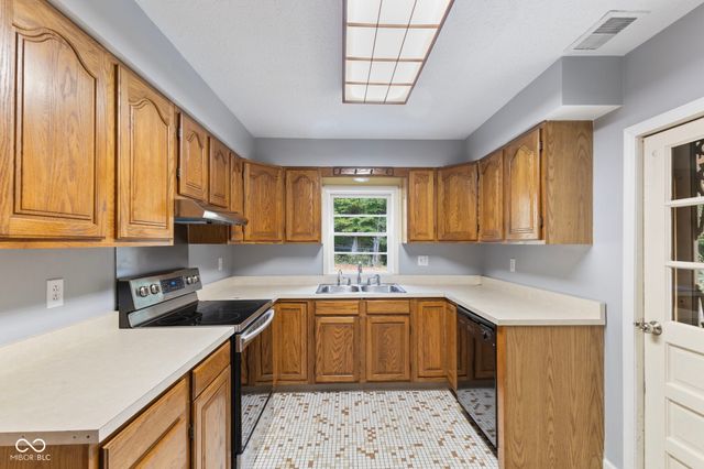 6038 E County Road 700 S, Plainfield, IN 46168