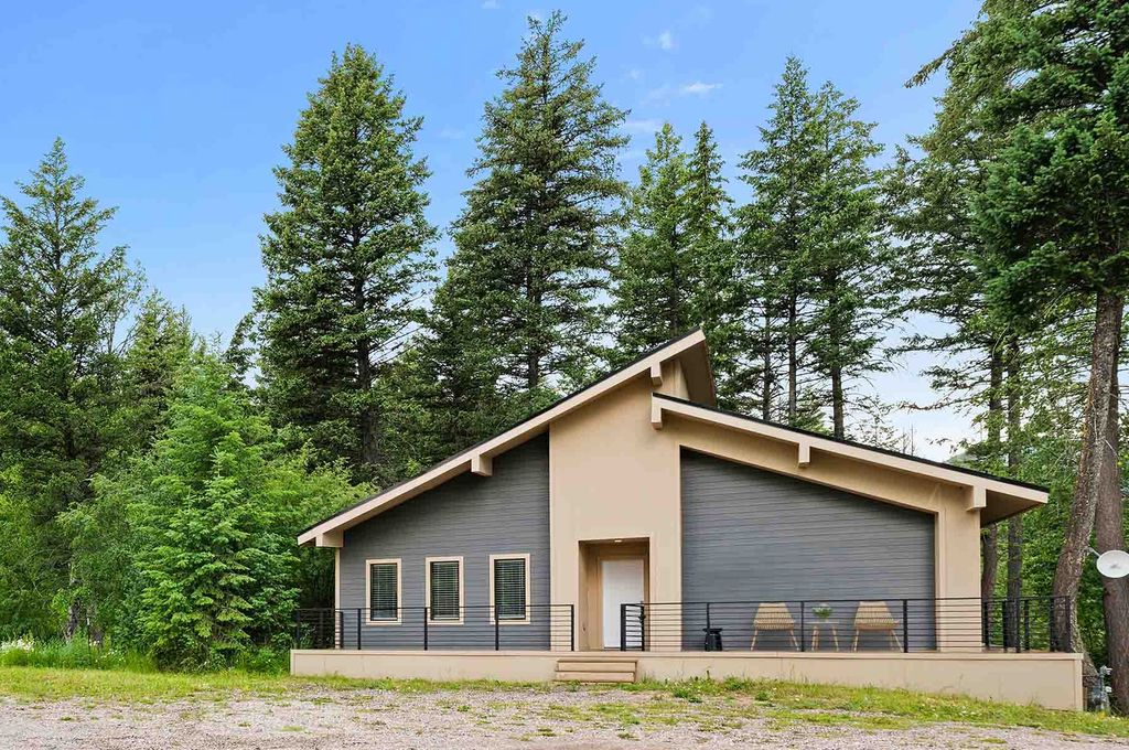 421 Seville Lane, Coram, MT 59913