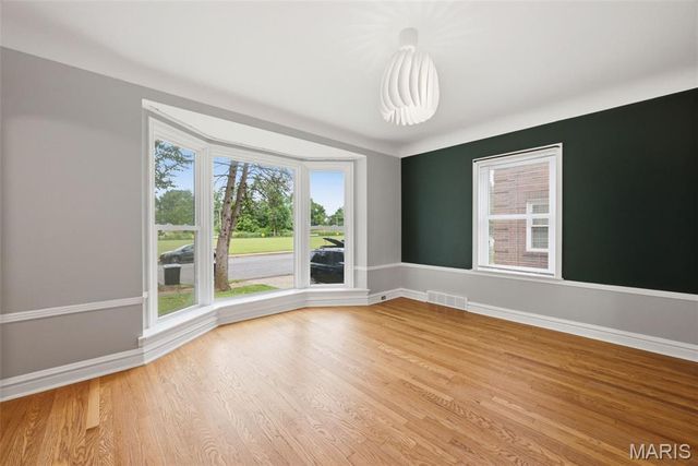 7475 Shaftesbury Avenue, St Louis, MO 63130