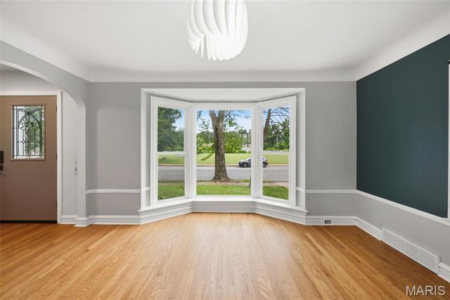 7475 Shaftesbury Avenue, St Louis, MO 63130