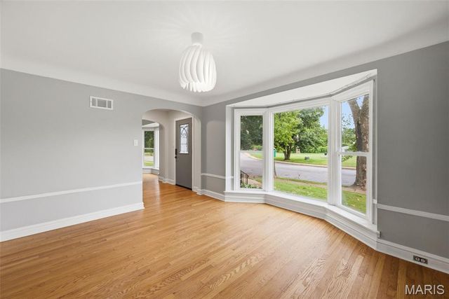 7475 Shaftesbury Avenue, St Louis, MO 63130