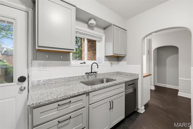 7475 Shaftesbury Avenue, St Louis, MO 63130