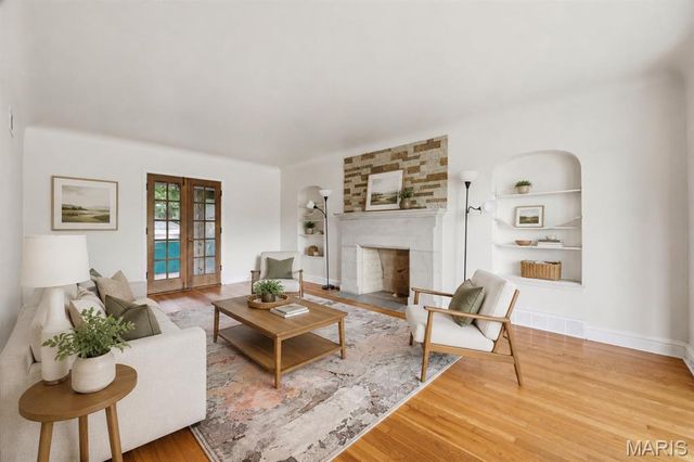 7475 Shaftesbury Avenue, St Louis, MO 63130