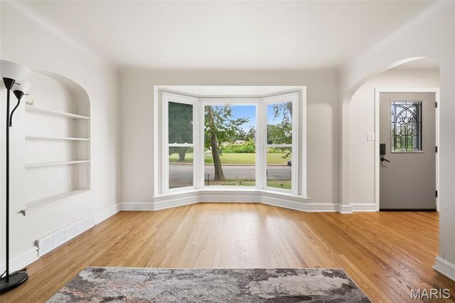 7475 Shaftesbury Avenue, St Louis, MO 63130