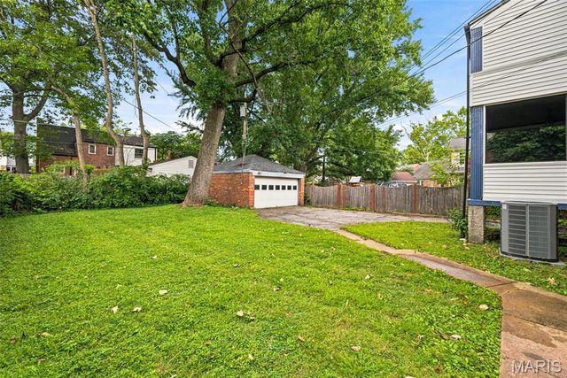 7475 Shaftesbury Avenue, St Louis, MO 63130