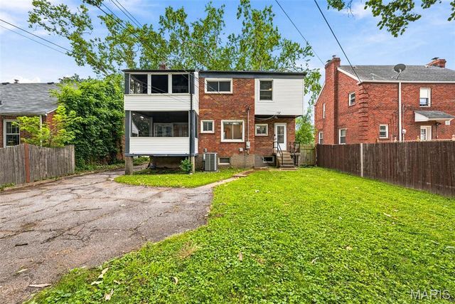 7475 Shaftesbury Avenue, St Louis, MO 63130