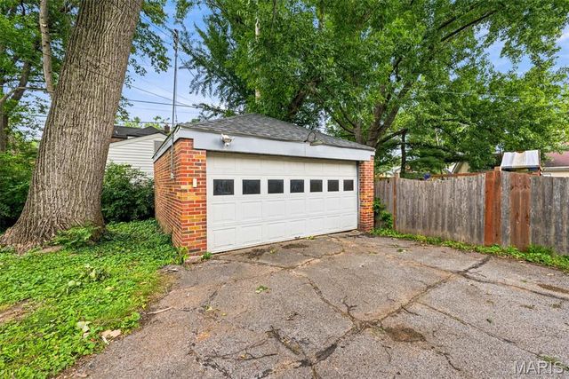 7475 Shaftesbury Avenue, St Louis, MO 63130