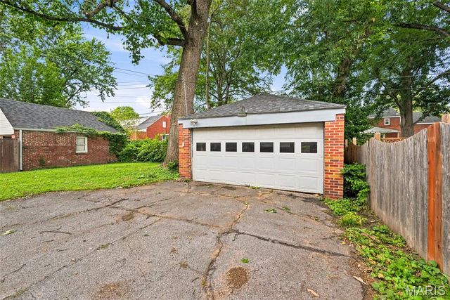 7475 Shaftesbury Avenue, St Louis, MO 63130