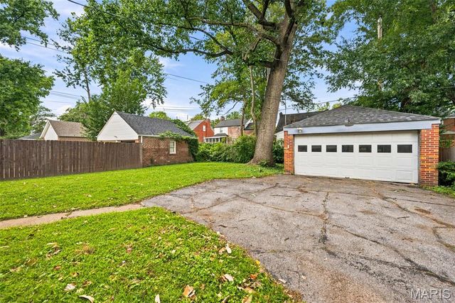 7475 Shaftesbury Avenue, St Louis, MO 63130