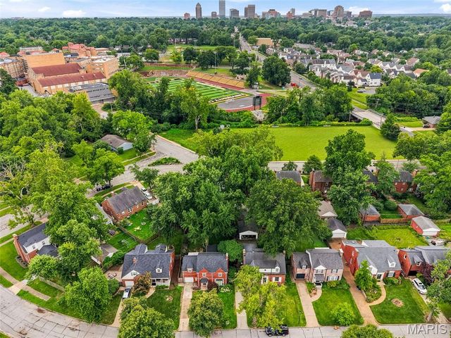 7475 Shaftesbury Avenue, St Louis, MO 63130
