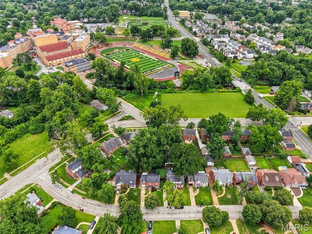 7475 Shaftesbury Avenue, St Louis, MO 63130