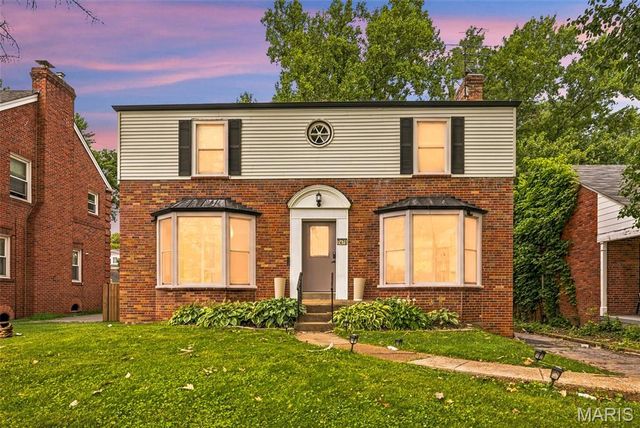 7475 Shaftesbury Avenue, St Louis, MO 63130