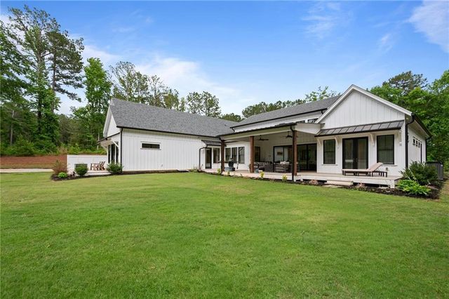 1230 Blalock Lakes Drive, Newnan, GA 30263