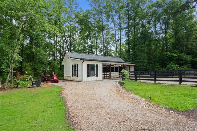 1230 Blalock Lakes Drive, Newnan, GA 30263