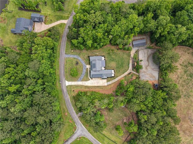1230 Blalock Lakes Drive, Newnan, GA 30263
