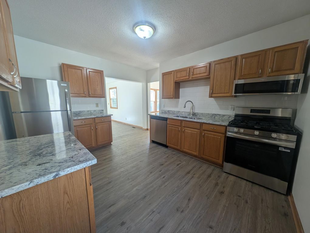 880 Jackson Street, Saint Paul, MN 55117 — exterior
