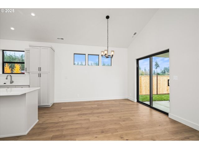 88139 JAMESON Way, Veneta, OR 97487