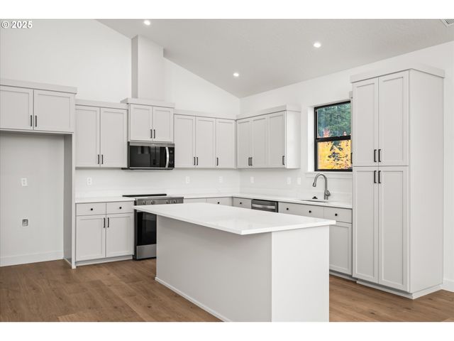 88139 JAMESON Way, Veneta, OR 97487