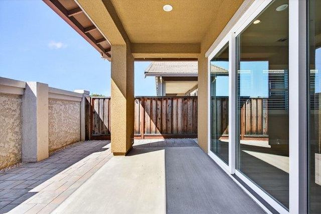 2080 White Oak Drive, Hollister, CA 95023