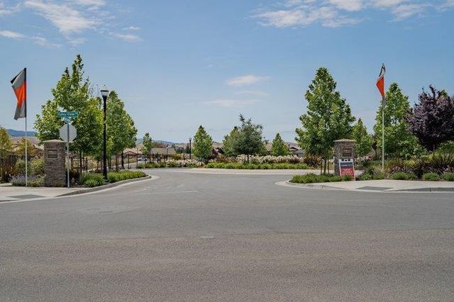 2080 White Oak Drive, Hollister, CA 95023