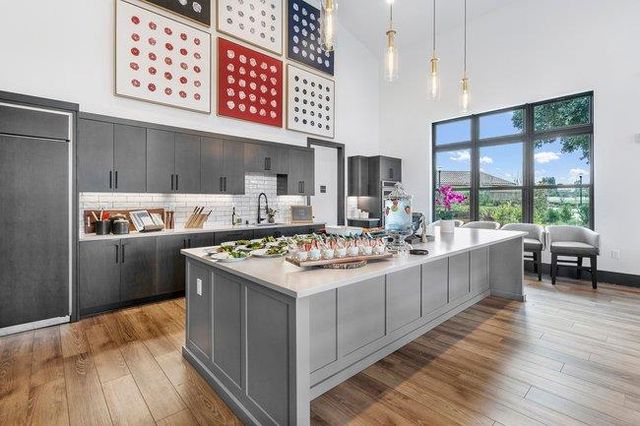 2080 White Oak Drive, Hollister, CA 95023