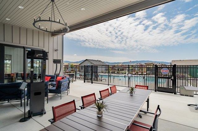 2080 White Oak Drive, Hollister, CA 95023