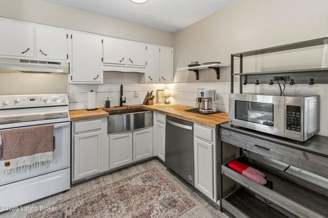 11603 Chasewood Ct, Louisville, KY 40229