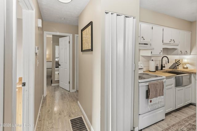 11603 Chasewood Ct, Louisville, KY 40229