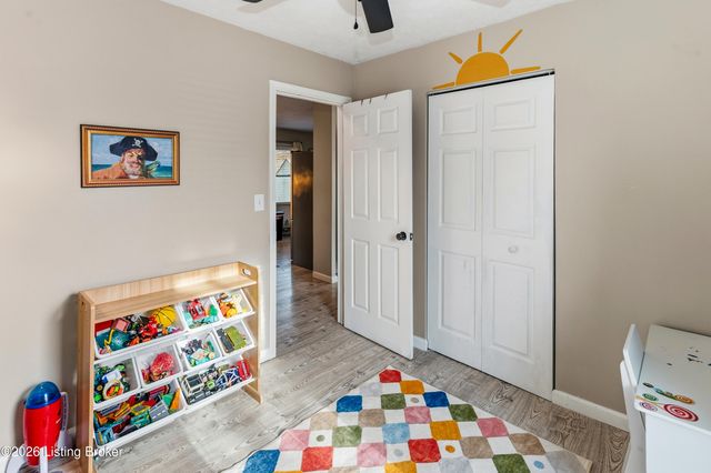 11603 Chasewood Ct, Louisville, KY 40229