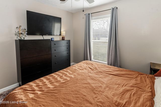 11603 Chasewood Ct, Louisville, KY 40229