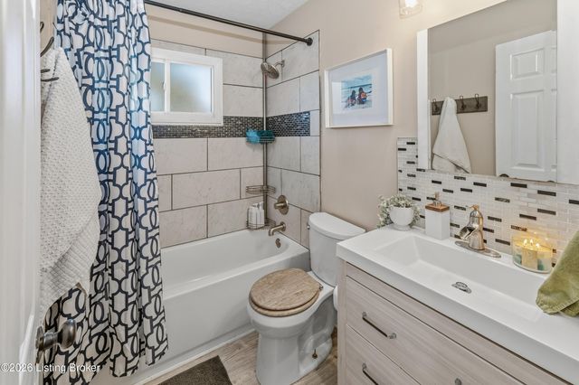 11603 Chasewood Ct, Louisville, KY 40229