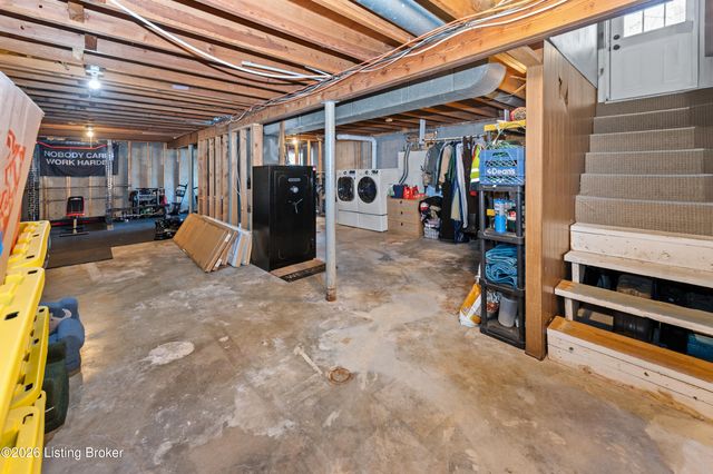 11603 Chasewood Ct, Louisville, KY 40229