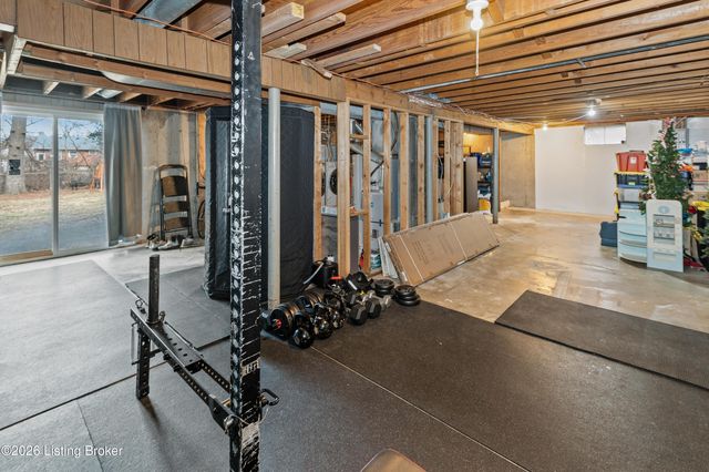 11603 Chasewood Ct, Louisville, KY 40229