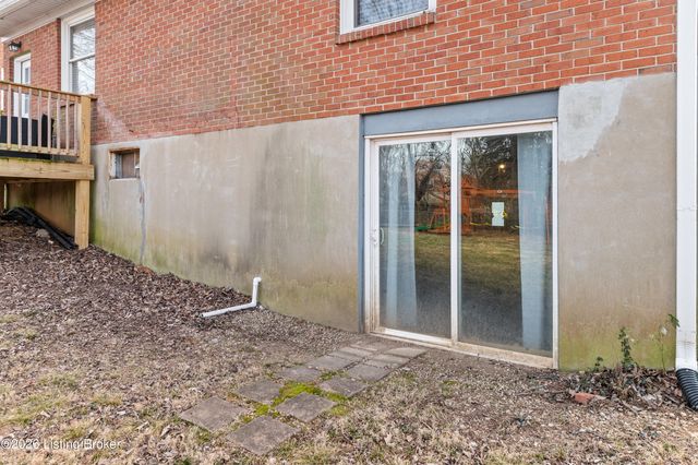 11603 Chasewood Ct, Louisville, KY 40229