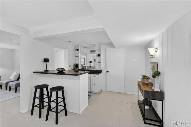 899 Parma Drive, Ballwin, MO 63021