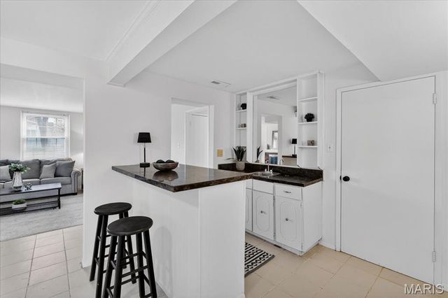 899 Parma Drive, Ballwin, MO 63021