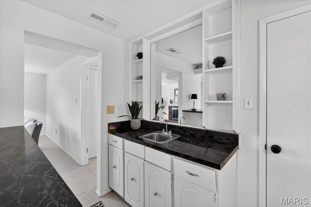 899 Parma Drive, Ballwin, MO 63021