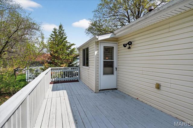 899 Parma Drive, Ballwin, MO 63021