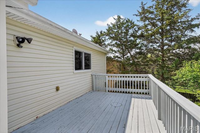 899 Parma Drive, Ballwin, MO 63021