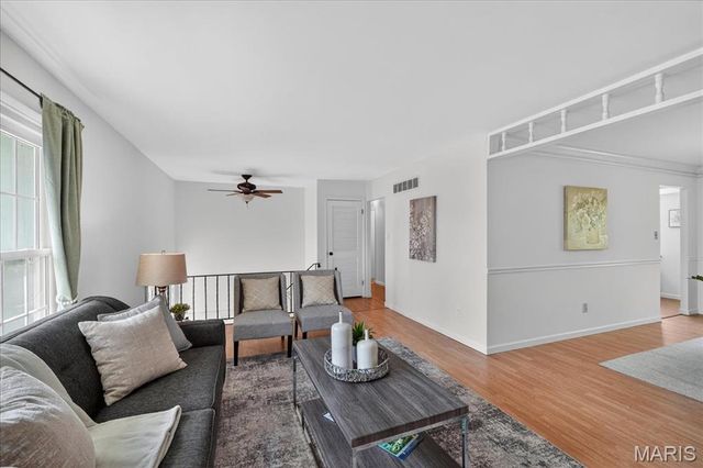 899 Parma Drive, Ballwin, MO 63021