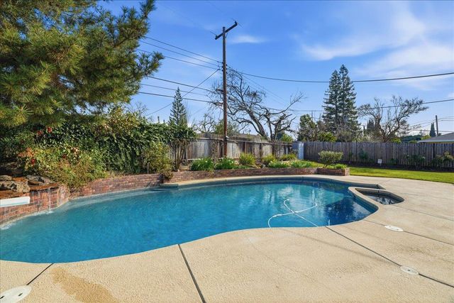 4812 Alexon Way, Carmichael, CA 95608