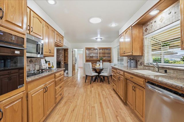 4812 Alexon Way, Carmichael, CA 95608