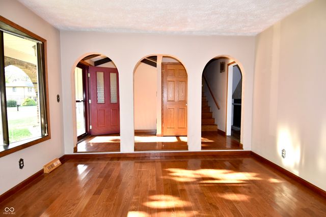705 Woodcreek Court, Greenwood, IN 46142