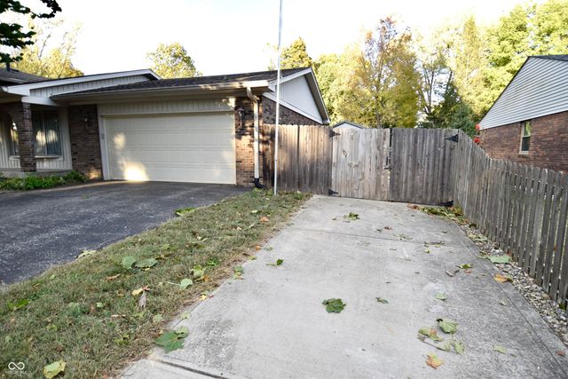 705 Woodcreek Court, Greenwood, IN 46142