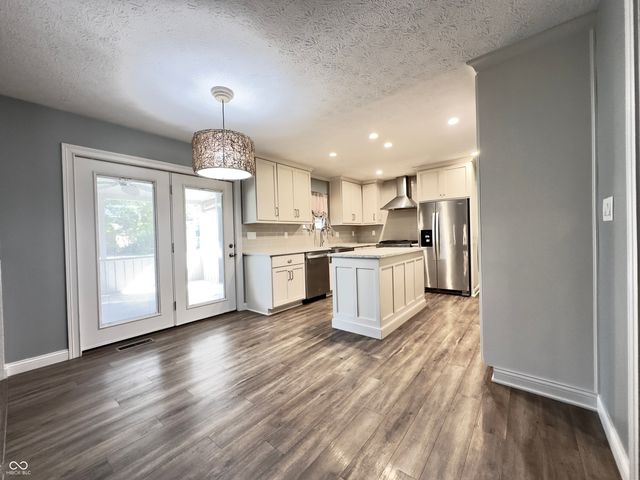 705 Woodcreek Court, Greenwood, IN 46142