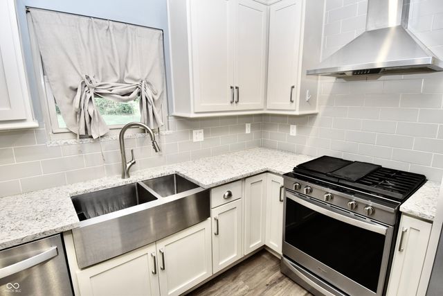 705 Woodcreek Court, Greenwood, IN 46142