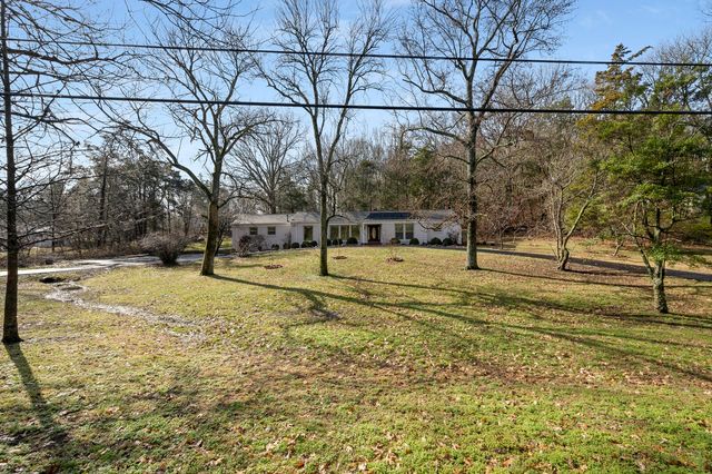 1941 Otter Creek Rd, Nashville, TN 37215