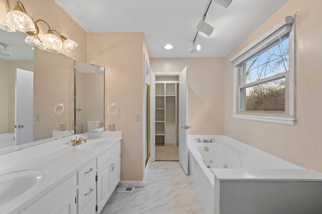 1941 Otter Creek Rd, Nashville, TN 37215