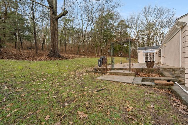 1941 Otter Creek Rd, Nashville, TN 37215