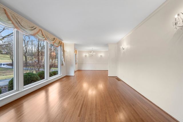 1941 Otter Creek Rd, Nashville, TN 37215